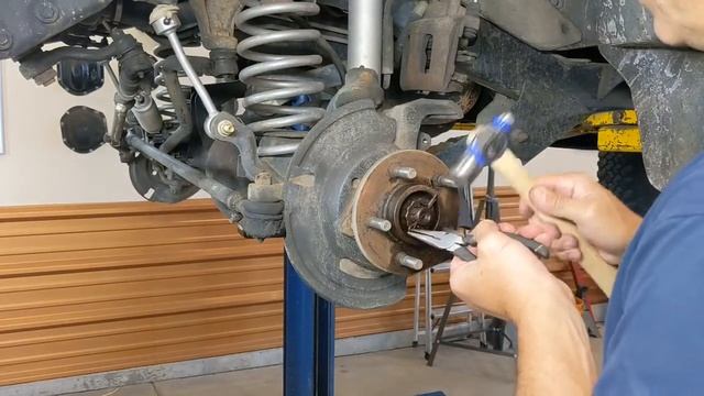 How to Install Revolution Gear & Axle Front Axle Shafts смотреть онлайн