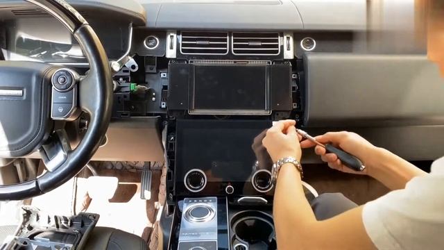 Installation touch screen climate control upgraded for Range Rover Vogue L405 смотреть онлайн