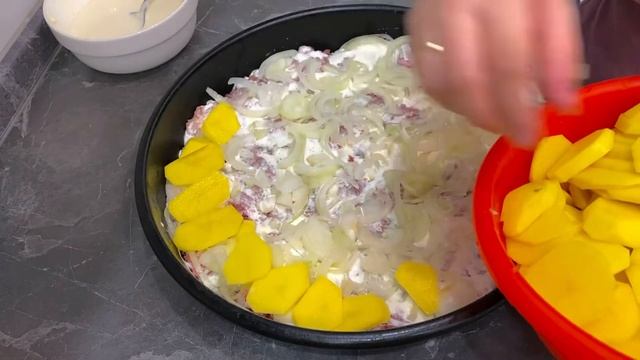 Мясо по ФРАНЦУЗКИ С КАРТОШКОЙ.Қазақша рецепт.Фрацузша ет смотреть онлайн