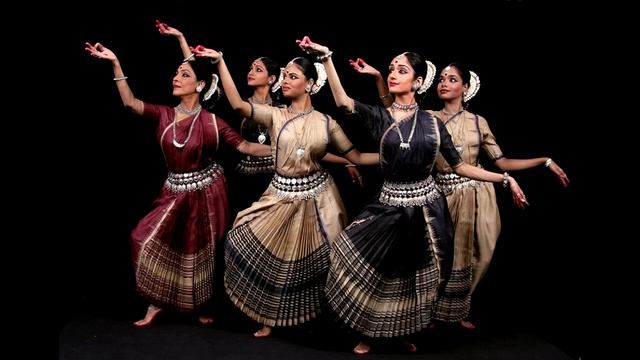 МЕЛОДИЯ И ТАНЦЫ  ИНДИИ смотреть онлайн