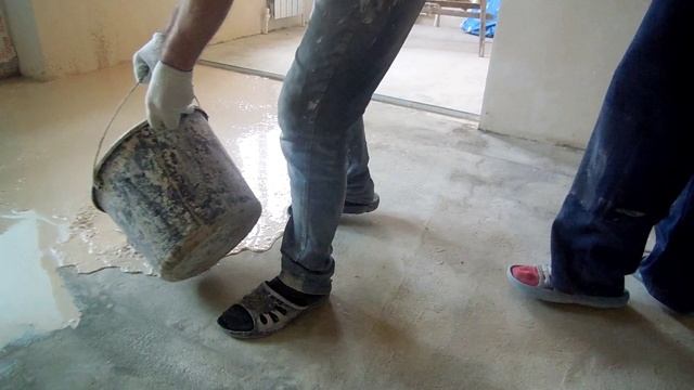 Как залить Наливной Пол Своими Руками видео, чем отличается от стяжки 8 989 684 7924 смотреть онлайн