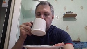 ASMR ИТИНГ. КУШАЮ БУТЕРБРОДЫ С ДОКТОРСКОЙ КОЛБАСОЙ И ПЬЮ КОФЕ