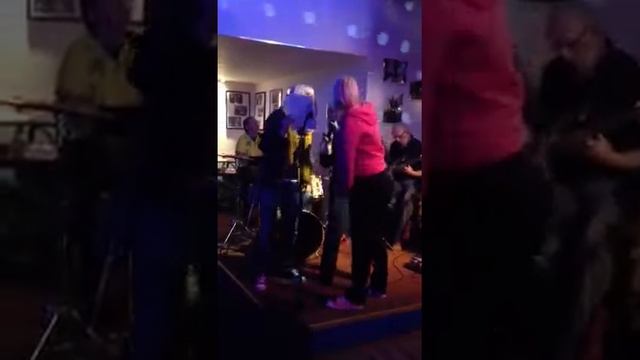 Drahuška a duo blond - Limonádový Joe смотреть онлайн