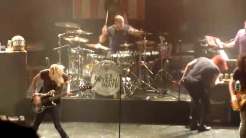 My Chemical Romance - I'm not OK live Paris