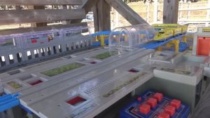 Игры для детей! Давайте поиграем с поездом JR и подземной станцией в форме купола!