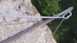 Оттяжки телескопические для защиты веревок от козырьков и отливов, а их от веревки)))