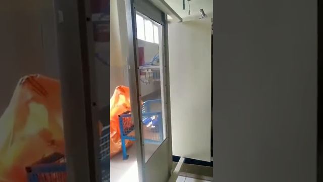 PE bottle extrusion blow molding machine