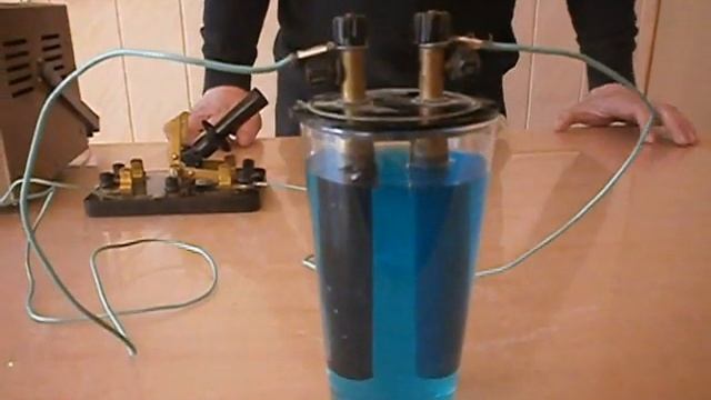 Химическое действие электрического тока. Электролиз смотреть онлайн