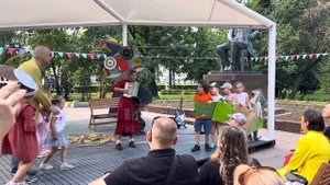 По улицам ходила большая крокодила