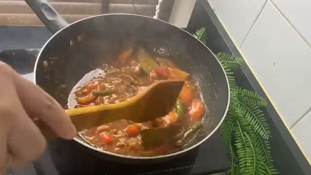 ছোট বেলে মাছের ভুনা রেসিপি #bangkok .Bangladeshi Mom in Thailand. ছোট মাছের চরচড়ি । смотреть онлайн