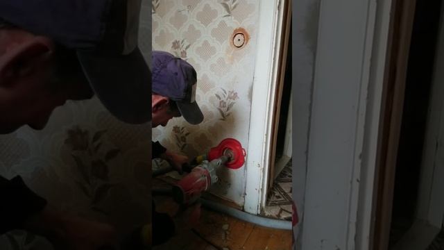 Штробление стен плюс бурение подрозетников дрелью ОЛМАЗНОГО БУРЕНИЯ kei. Новый объект делаем электри