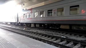 Прибытие Эп1м-654 с поездом №477 Адлер — Челябинск