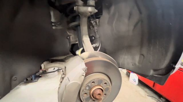 TIP FOR REMOVING FRONT RIGHT AXLE ON 2013 AUDI Q5 смотреть онлайн