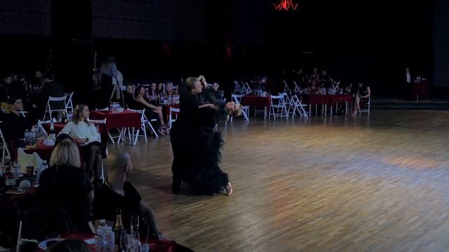 BIG New Year Pro-Am Celebration. Solo Perfomance. Foxtrot. Огнев Юрий- Коваль Наталья смотреть онлайн
