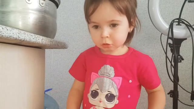 ВИАЛИНА - БОЛТУШКА. ЕЙ 2 ГОДА И 4 МЕСЯЦА. смотреть онлайн