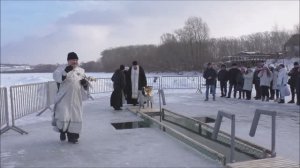 Освящение купели. Река Чулым. г.Ачинск. 19.01.25г. Автор видео Елена Цыганова.