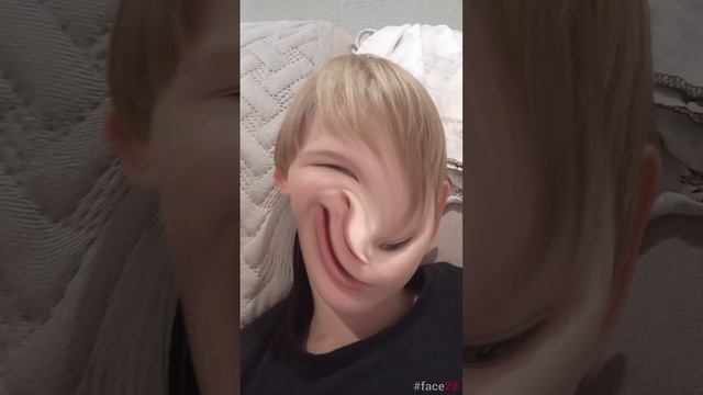 смешные рожицы с моей маленькой сестрой смотреть онлайн