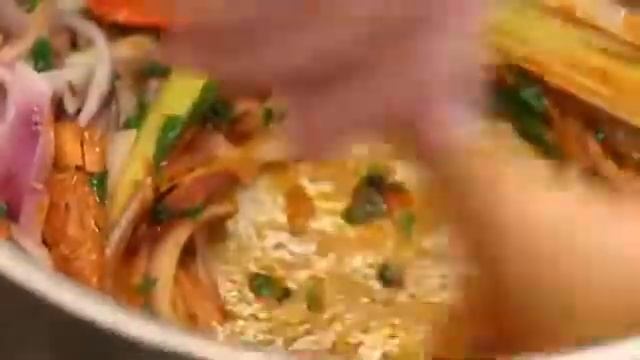 Chicken Massaman Curry- AYAM on Good Chef Bad Chef 2015 смотреть онлайн