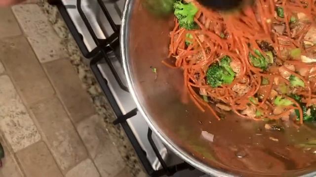 Teriyaki Pork & broccoli pasta (w/ green garlic & mushrooms)- step 3 смотреть онлайн