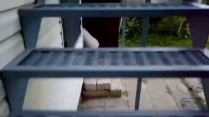 Уличная лестница с 1 на 2й этаж .