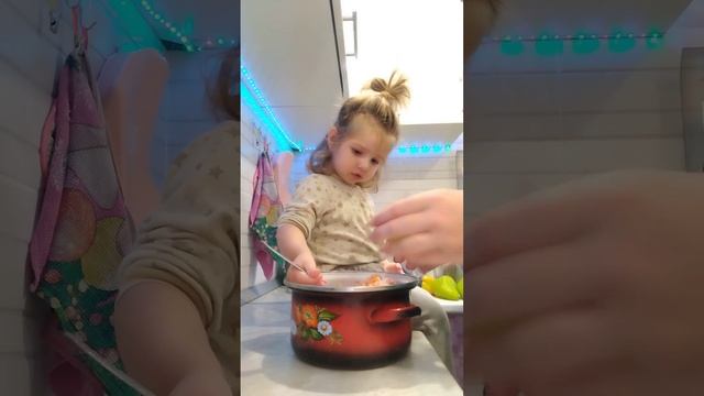 Мы готовили с Юлий фаршированные перцы👍✌️ смотреть онлайн