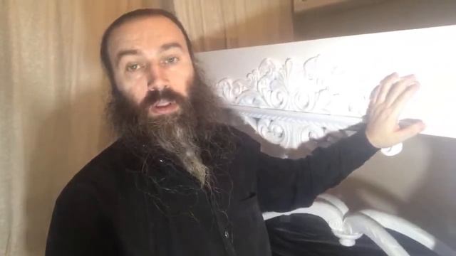 Золочение элементов мебели суперпоталью