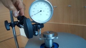 Замер осевых биений на адаптере вала электродвигателя станка мастер.