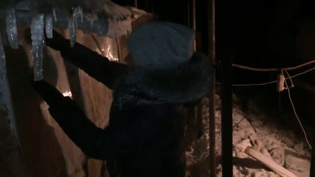 Зимнее содержание свиней и маленьких поросят в теплых станках