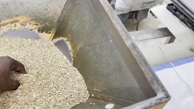 Pakistani Sweet Shop || Atta Chakki || Riyadh Saudi Arabia || iMteyaz Vlog || Hindi Urdu vlog || 4K смотреть онлайн