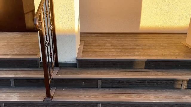 Уличная лестница с полной отделкой ДПК . смотреть онлайн