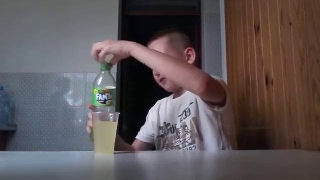 Новая Fanta со вкусом груши!! смотреть онлайн