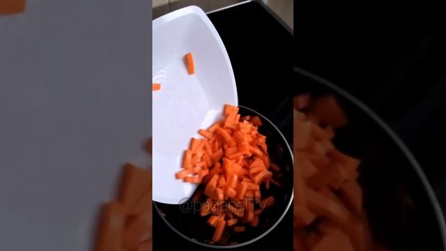 ГОТОВЛЮ ФЛОТСКИЙ БОРЩ #shorts #short #video #viral #youtubeshorts #youtube #shortvideo #шортс #бор смотреть онлайн