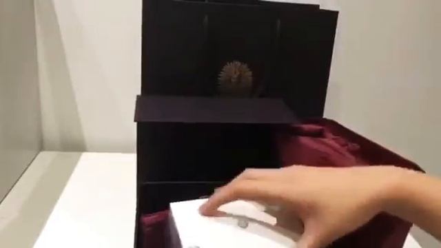 GUERLAIN Skincare Review GUERLAIN - 'Abeille Royale' cream age defying programme skincare set смотреть онлайн