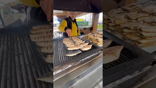 Balık Ekmek Yemek İçin | Beykoz Balık Ekmek'e geldim. Ücretsiz Reklam İçerir. #shorts смотреть онлайн