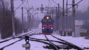 Локомотивная бригада - жжёт! 2ТЭ116У - 0190 "БалтТрансСервис" с грузовым поездом. Станция Ожерелье.