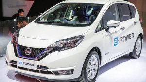 Снятие переднего бампера