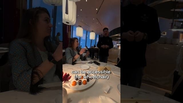 Как найти доступный ресторан для человека на коляске