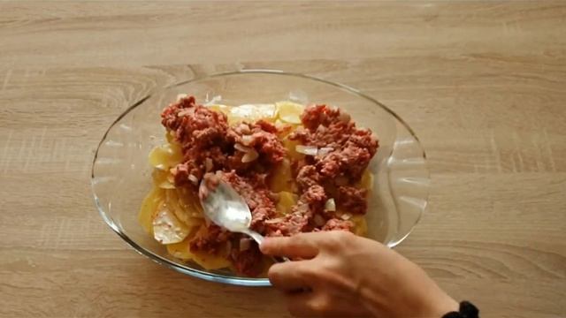 ОЧЕНЬ ВКУСНЫЙ ЗАПЕКАНКА С ФАРШОМ НЕ КРОШКИ НЕ ОСТАНЕТСЯ .😋😋😋