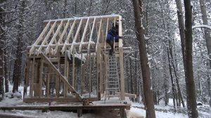 Строительство хижины в лесу.mp4