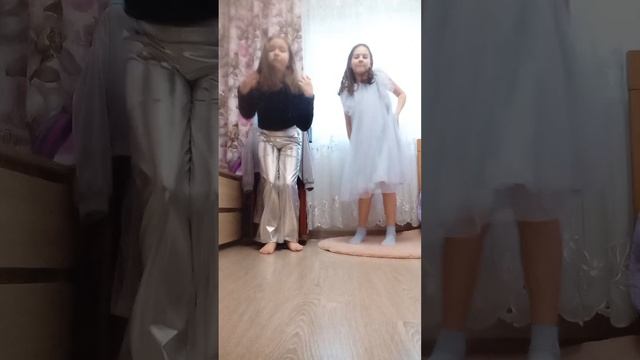 Премьера "клипа жаркое" лето Яна💖и Катя💖 группа "одуванчики" 🌼