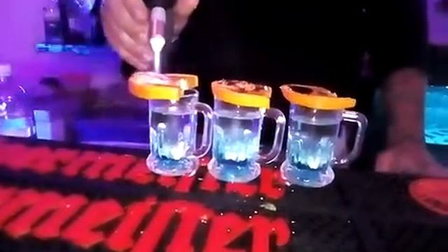 Chupitos en La casa del Mojito Tenerife norte!! смотреть онлайн