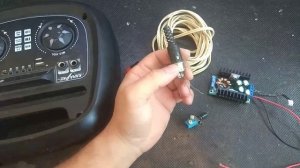 Как подключить блютуз колонку к прикуривателю автомобиля показываю на примере колонки  Kimiso QS-22