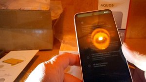 Посылки из Японии с телефоном Sharp Aquos Sense9.