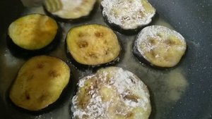 Баклажаны с чесноком сыром и 🍅. Моя любимая закуска из баклажанов.