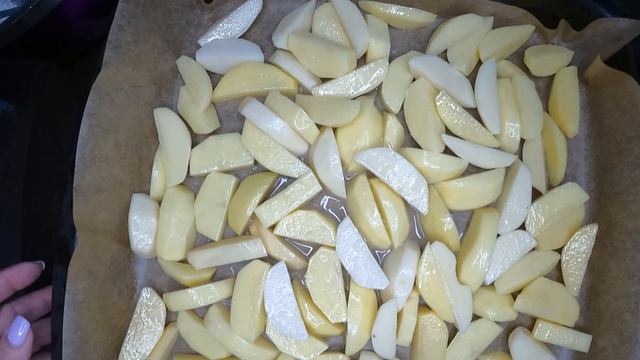 НОВОГОДНИЙ СТОЛ - КАРТОФЕЛЬ ПО-СЕЛЯНСКИ! смотреть онлайн