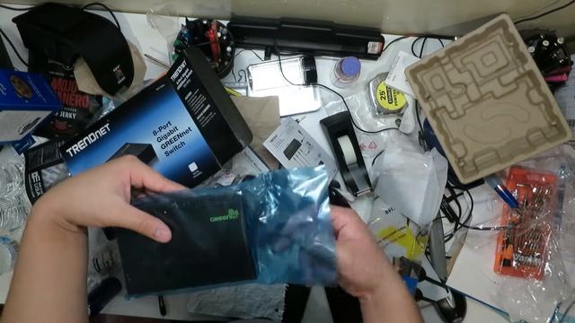 Unboxing - TRENDnet 8-Port Unmanaged Gigabit GREENnet Desktop Metal Housing Switch смотреть онлайн