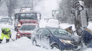 Экстренные службы Казахстана спасли полторы тысячи казахстанцев из снежного шторма