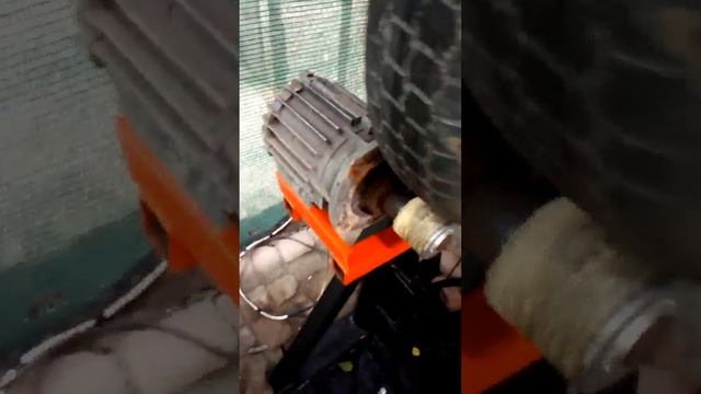 Механический #кузнечный #молот от Valentino смотреть онлайн