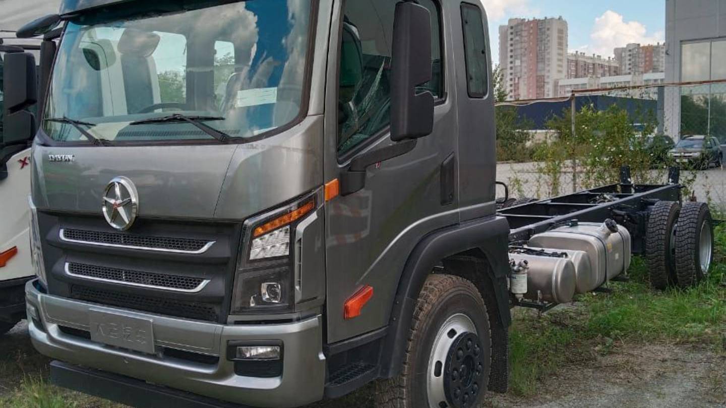 Обзор шасси Dayun X120 "на коленке" от нашего главного механика