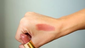 ОСВЕЖАЮЩИЕ ПОМАДЫ, КОТОРЫЕ МНЕ ПОНРАВИЛИСЬ